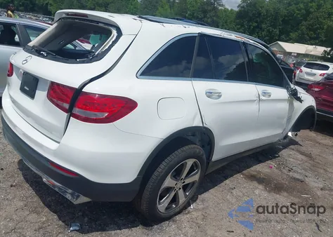 2016 Mercedes-Benz Glc 300 z USA, uszkodzony, nr VIN WDC0G4JB3GF064280